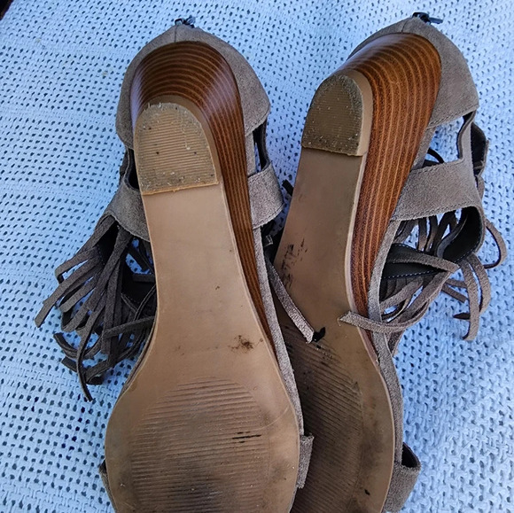 Steve Madden‎ gray Fringe Sandals 7.5 - Picture 8 of 11